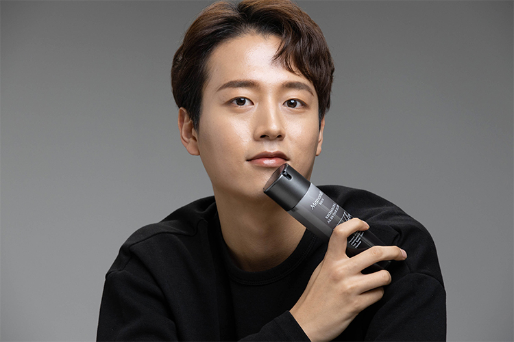 맨 리차징 올인원 플루이드 180ml 모델