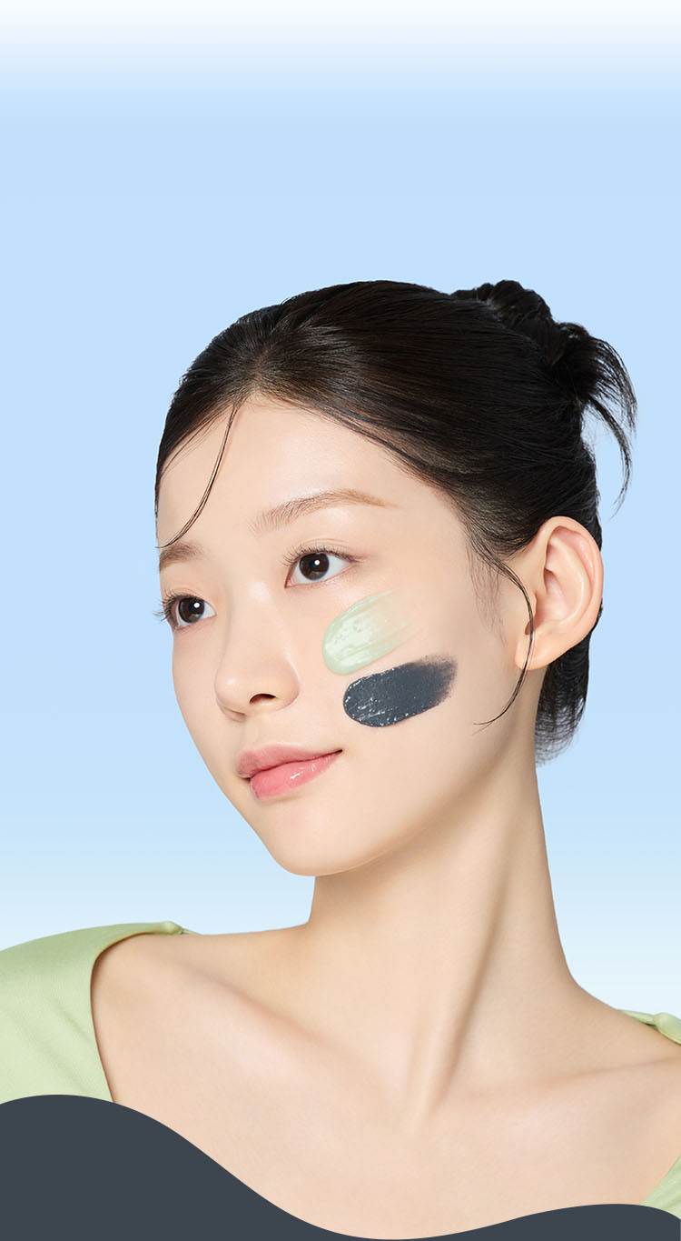 마몽드 어메이징 딥 민트차콜릿 클렌징밤을 사용한 여성 모델