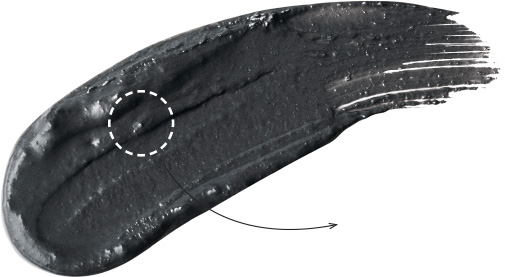 스파츌라로 떠낸 마몽드 어메이징 딥 민트차콜릿 클렌징밤의 제형